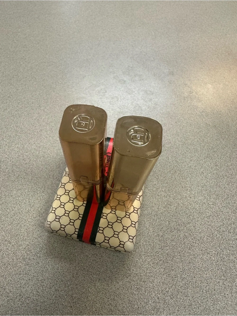 L’Oréal lipsticks two
